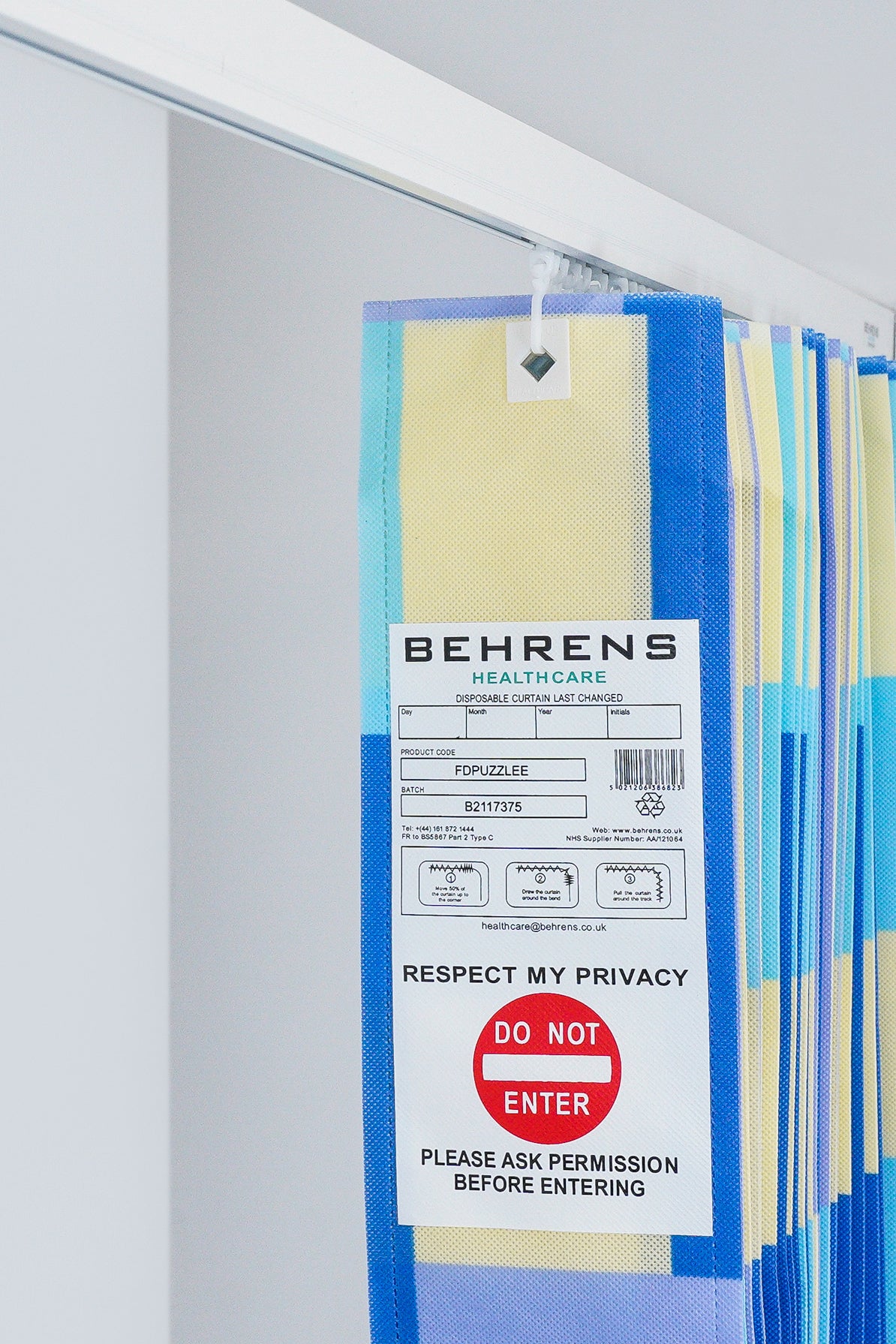 Puzzle FR Disposable Curtain - Eyelets